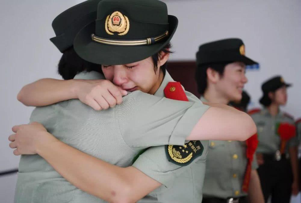 關于21式各軍種八一臂章的探討，關于各軍種八一臂章的探討，深入解析21式臂章特點