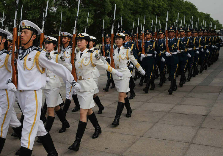 女兵儀仗隊(duì)照片大全，展現(xiàn)颯爽英姿的絕美瞬間，女兵儀仗隊(duì)風(fēng)采展示，颯爽英姿的絕美瞬間圖片大全