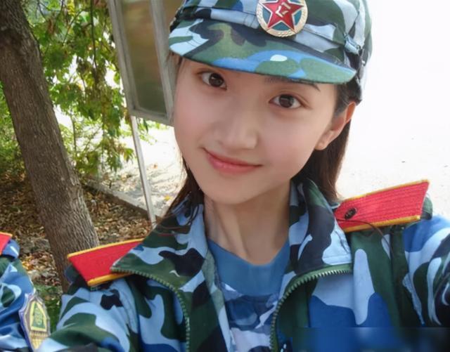軍事直播間董嘉耀，一位軍事領(lǐng)域的佼佼者，董嘉耀，軍事領(lǐng)域的翹楚，深度解析軍事直播間