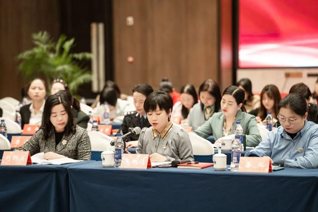 正版管家婆軟件，全面解析其優(yōu)勢與價值，正版管家婆軟件，優(yōu)勢與價值全面解析